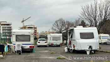 Dal campo rom sgomberato ai parcheggi della città: ordinanza contro la sosta di caravan e roulotte