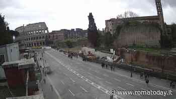 Via dei Fori Imperiali, l'autostrada pedonale a sei corsie