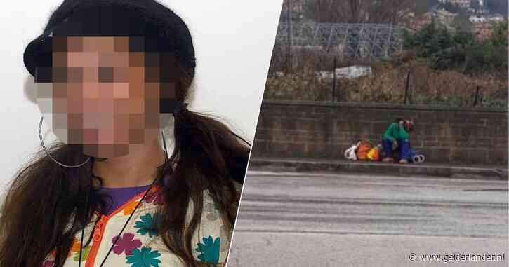 Nederlandse zangeres (39) zwerft al jaren over straat in Italië: ‘We willen je helpen, we houden van jou’