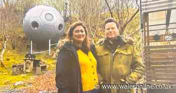 Four in a Bed couple's off-grid experience in Powys gets mixed reaction