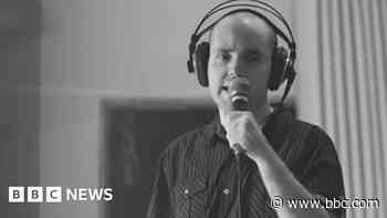 Non-verbal autistic man shows off 'perfect' singing