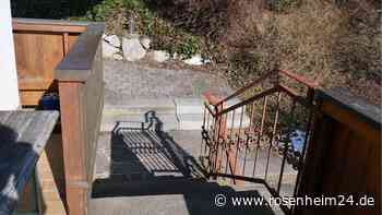 Stolpergefahr an Westerhamer Vereinsheim wird gebannt: Sichere Treppe für 25.700 Euro