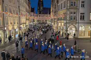 500 Narren beim „Einzug des Prinzen in seine Residenz“