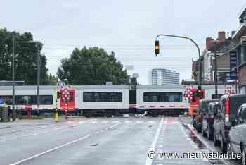 Politie verbaliseert vier spoorlopers: “Ook heel wat overtredingen op gsm-gebruik in de auto en op de fiets”