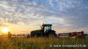 Mann aus Traktor geschleudert und überrollt – schwer verletzt