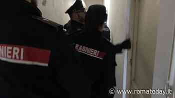 Latinos occupano una palazzina al Pigneto