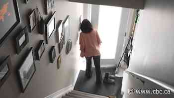 Canadians falling victim to scams that come right to your door