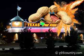 The 3 Reasons Why Texas Roadhouse Won’t Let You Throw Peanut Shells On The Floor Anymore