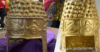 Plots stond een man met een ‘gouden’ helm in de winkel van Astrid, nu is het een populair carnavalsitem