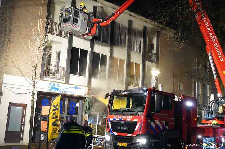Brand in restaurant in het centrum van Arnhem, woningen erboven ontruimd
