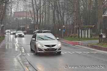 Nieuwe verkeersdrempel zo laag dat auto’s niet moeten remmen: “Gevaarlijk voor onze inwoners”