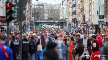 Die Zülpicher Straße - der Hotspot für junge Karnevalisten
