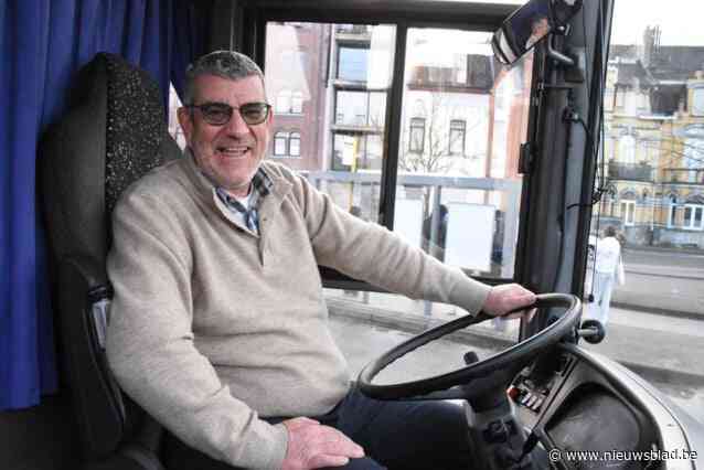 Staking bij het spoor? Directeur haalt leerlingen zelf op met de schoolbus: “Ik doe dit heel graag”