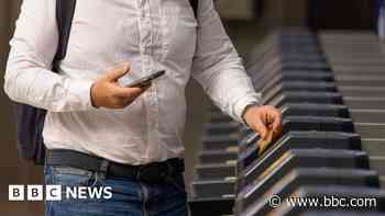 Trial of contactless rail tickets moves closer