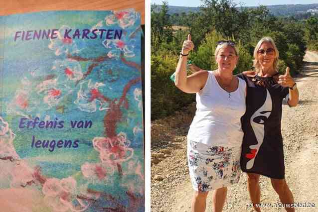 Crimi-omi’s Fabienne (64) en Karin (62) oogsten lof met debuutthriller: “Ik kon die aannemer wel vermoorden en het idee was geboren”
