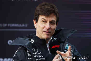 Wolff verrast door boegeroep richting Horner tijdens F1 75 Live: ‘Het is zijn thuisterrein’