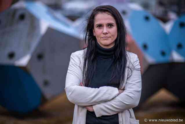 Anika trapte bijna in nieuwe oplichterstactiek, en ze is niet alleen: “Ik kreeg argwaan toen ze me vroegen winkelkleding te dragen en daarvoor te betalen”