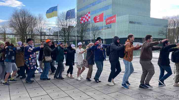 Langste polonaise TU Eindhoven mislukt: 'Maar het was een leuk feestje'