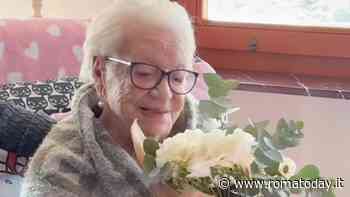 Il quartiere in festa per i 105 anni di Beatrice, la "baronessa di Tor Marancia"