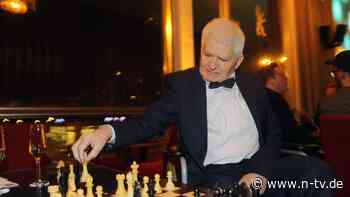 Spieler des "Jahrhundertmatchs": Schach-Legende Boris Spasski verstorben