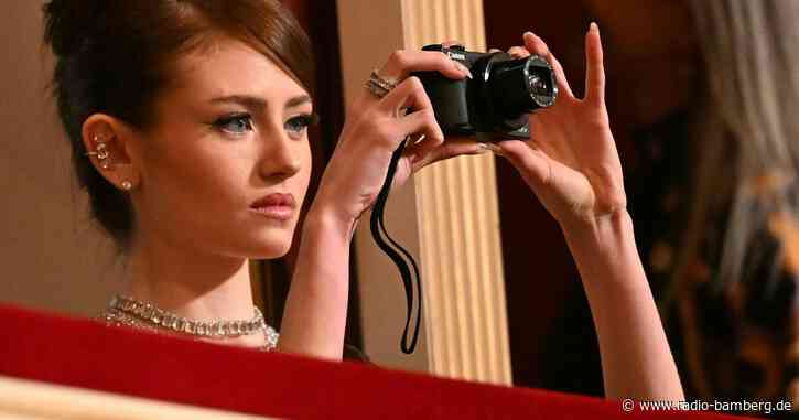 Opernball glitzert ohne Lugner mit Sternchen statt Stars