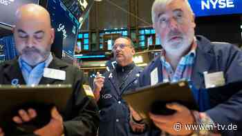 Start im März und nicht im April: Trumps Zollansagen schicken Dow auf Talfahrt