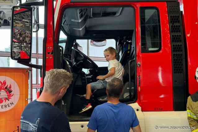 Politie en brandweer nodigen communicanten uit op de foto