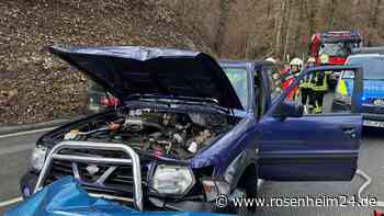 Frontal-Crash auf Serpentinen: Mann (73) aus Kreis Rosenheim schwer verletzt