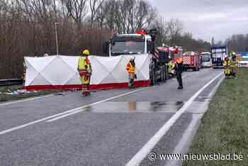 Ook meisje (7) overlijdt na klap tegen vrachtwagen op gewestweg