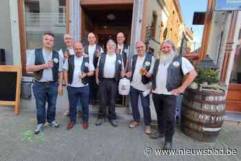 Lambiekstoempers uitgeroepen tot Bierambassadeur 2024: “Dit geeft ons de kracht om door te gaan”
