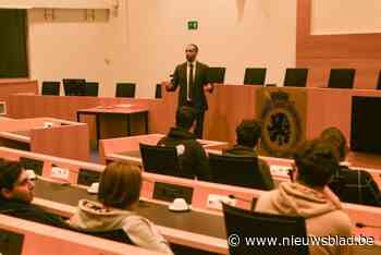 Sammy Mahdi ontmoet vijfdejaars Technov in federaal parlement