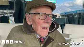 Tributes to singing LUFC fan, 99, who became viral star