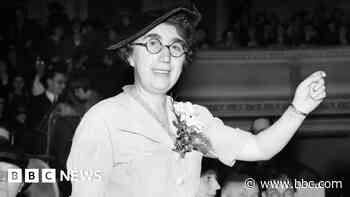 Blue plaque unveiled for women's rights campaigner