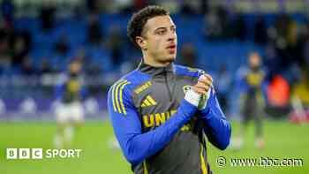 Leeds opt against Ampadu knee surgery