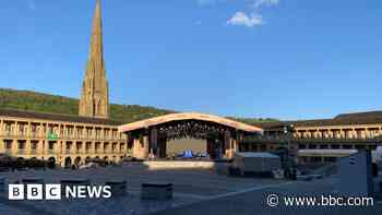 Piece Hall 'should stand on its own two feet'