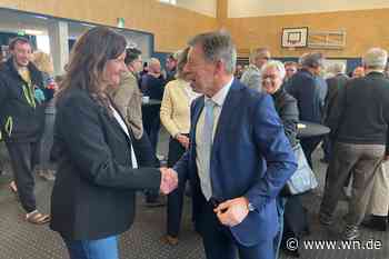 Zur Abschiedsfeier hat Prof. Seifert einen Pommes-Wagen bestellt