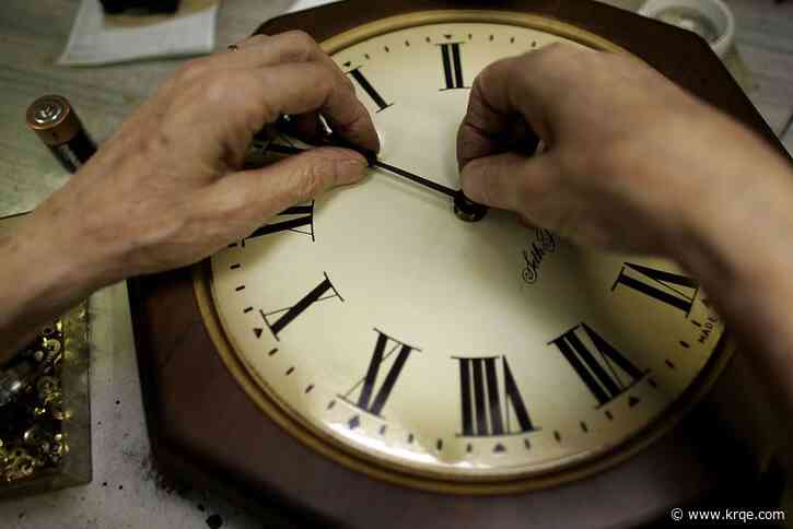 Poll: Should daylight saving time become permanent? New Mexicans weigh in