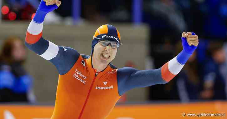 LIVE schaatsen | Jenning de Boo zet Thialf in vuur en vlam en troeft fenomeen Jordan Stolz af, Femke Kok juicht ook