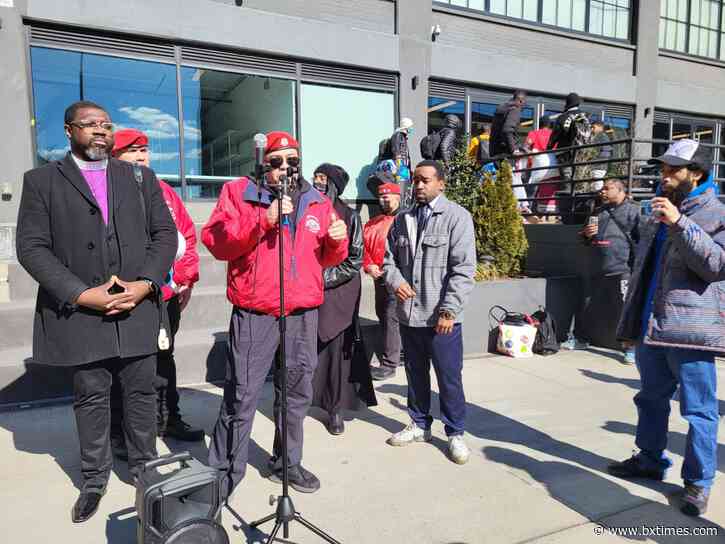 Guardian Angels begin regular patrol of new migrant shelter site