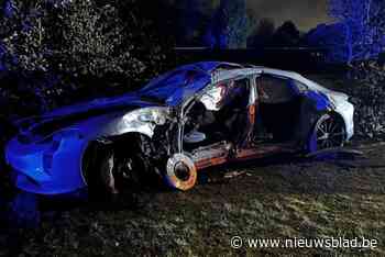 Automobilist (26) uit Geetbets sterft bij botsing Porsche tegen boom