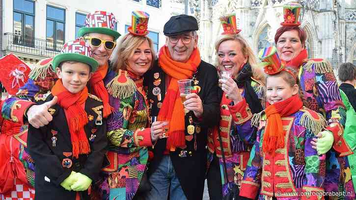 Hoogbejaarde Haagse Ab viert al 66 jaar carnaval: 'Liefde gaat nooit over'