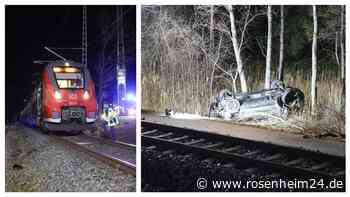 Unfassbarer Unfall in Bayern: Auto schleudert über Gleise - Zug rollt an