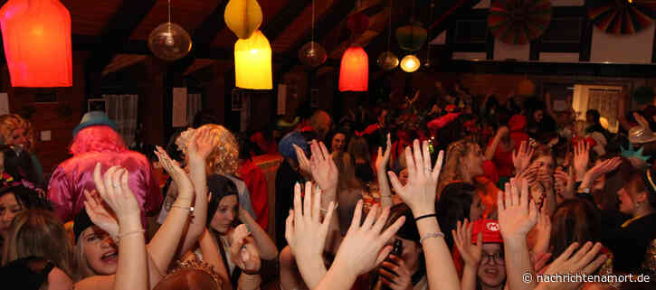 Warm-Up für die Altweibermühle: Altweiberfasching in Reckendorf