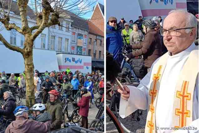 Met de zegen van de deken het nieuwe seizoen in