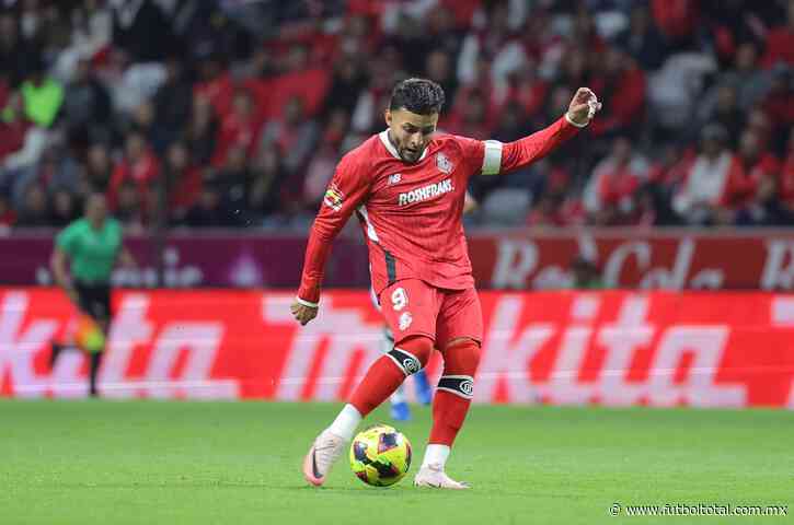 Chivas lo regaló y Toluca le pone cláusula de locura a Alexis Vega