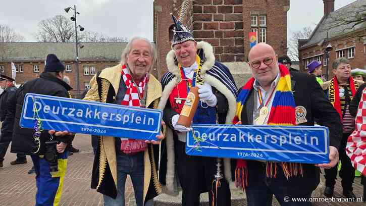 Voortaan heet het Raadhuisplein hier het Deurzakkersplein met carnaval