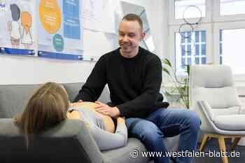 Jonas Küppers ist die erste männliche Hebamme im Kreis Herford