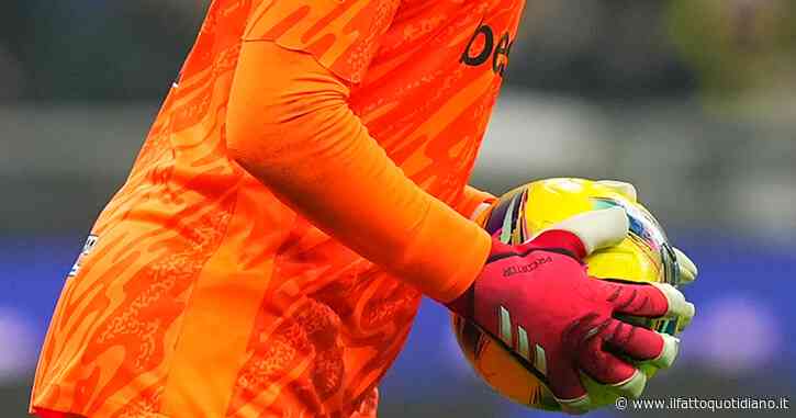 Se il portiere perde tempo è calcio d’angolo per gli avversari: quando scatta la nuova regola e perché quella attuale non funziona