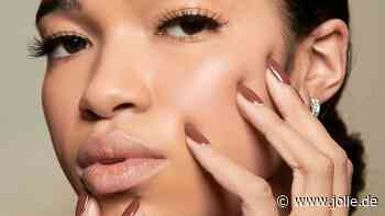 Kein Nude oder Schwarz: Diese Nagellackfarbe ist 2025 die stilvollste