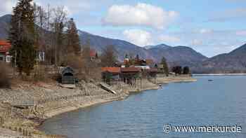 Walchensee-Pegel niedrig: Fast alle Rettungsboote liegen auf dem Trockenen – Warnung an Wassersportler